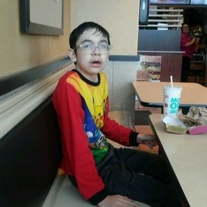 Meet your Posher, Lora